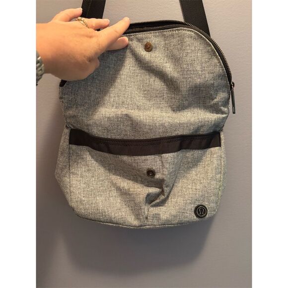 Lululemon Festival Bag 5L Crossbody Gray/Black Unisex Medium - Picture 4 of 10